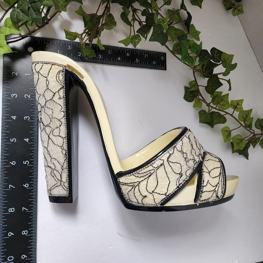 Large Resin High Heel Shoe Vanity Display